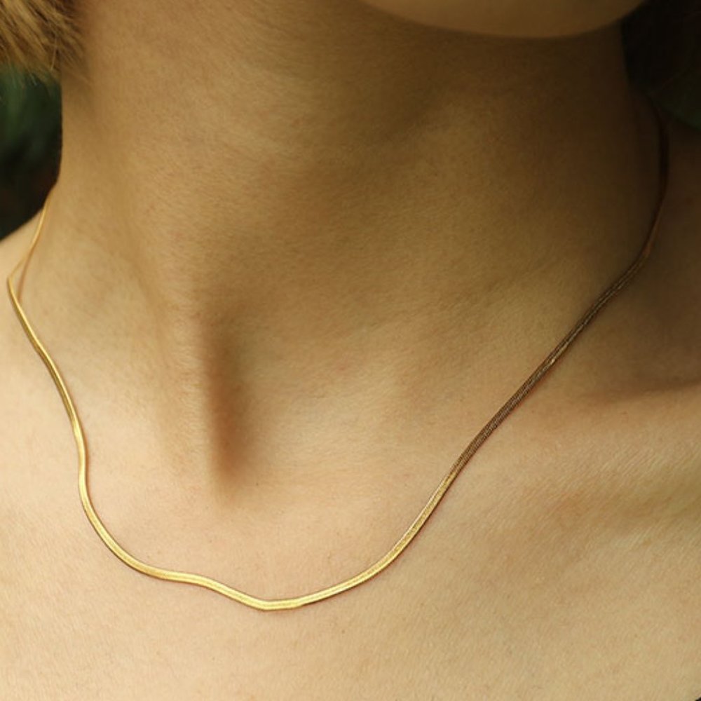 MILA Mini Snake Skin Textured Chain Necklace